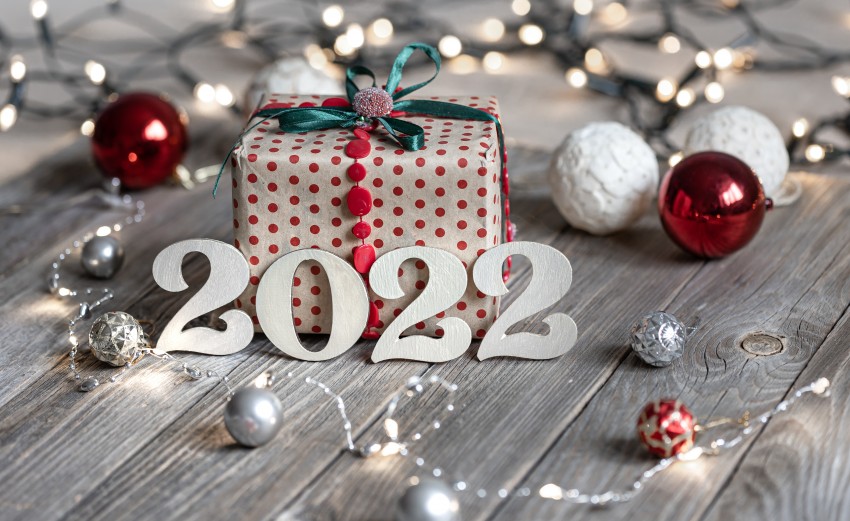 New Year 2022 4k Ultra HD Wallpaper, Christmas gift, string lights