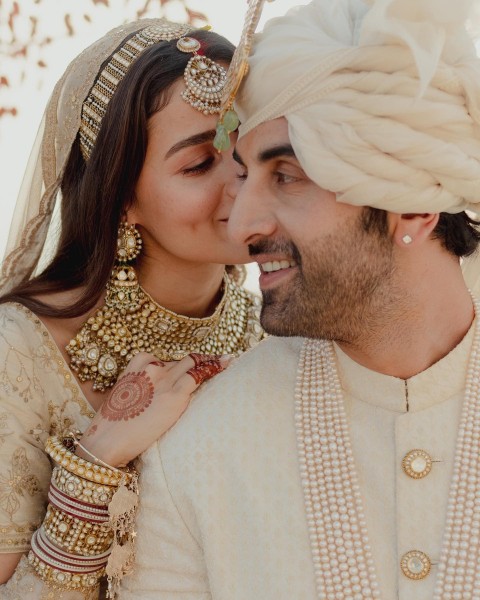 Alia Bhatt-Ranbir Kapoor Wedding Images Wallpaper